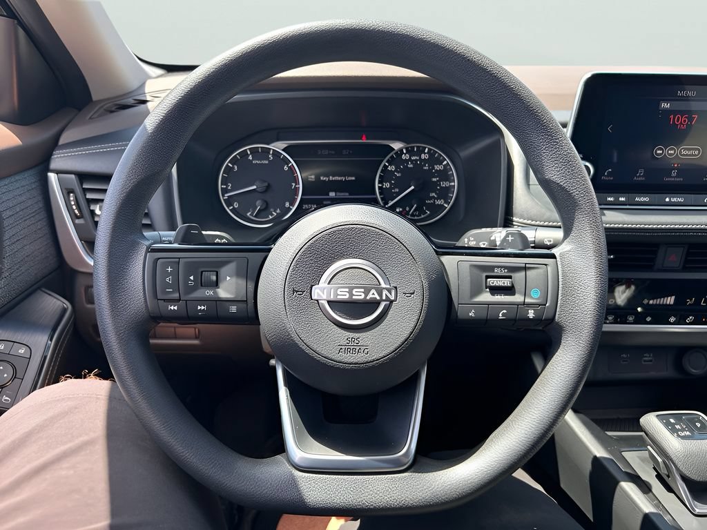 Used 2023 Nissan Rogue SV AWD/4WD image 17