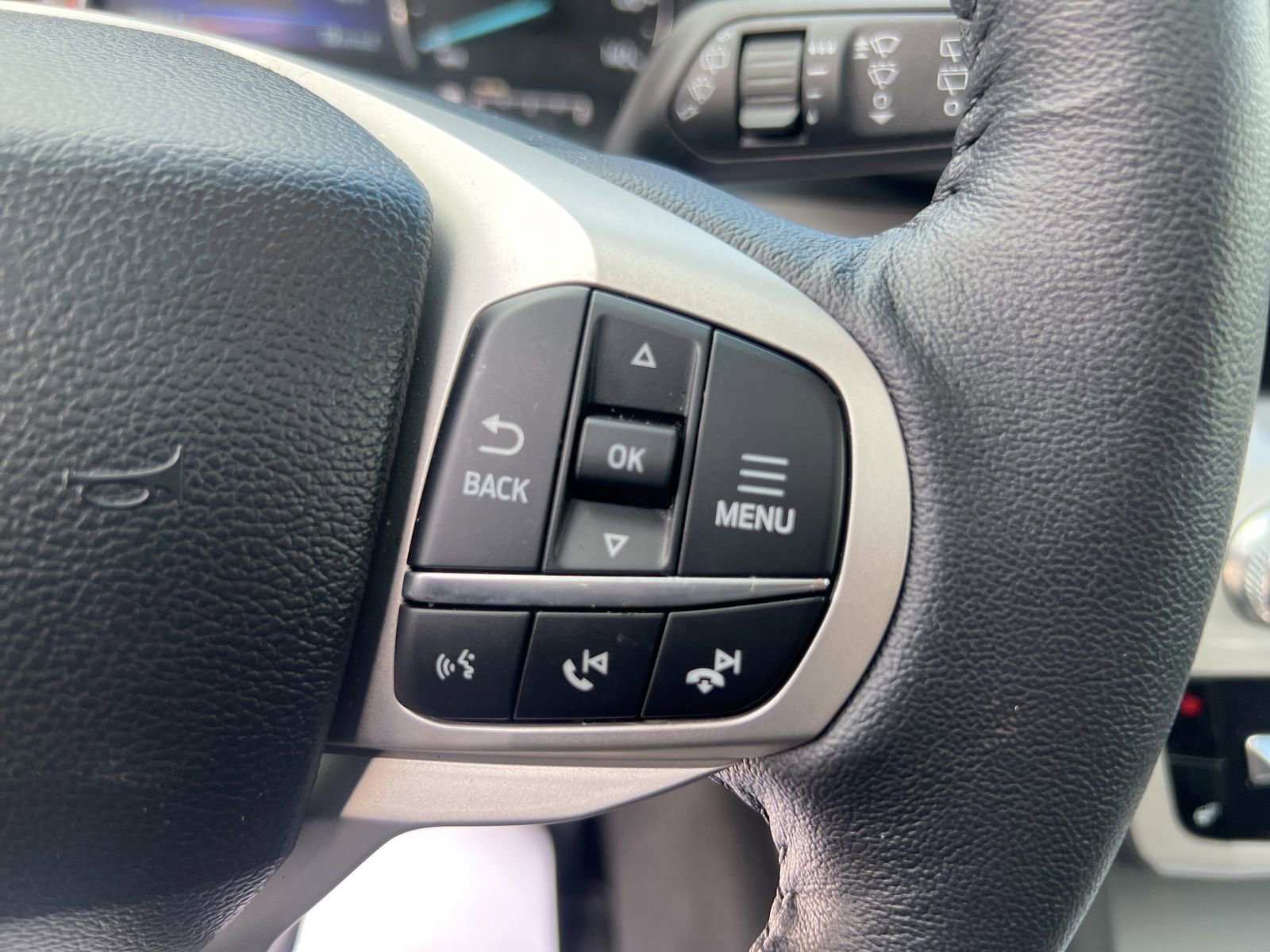 Used 2024 Ford Explorer XLT w/ Equipment Group 202A AWD/4WD image 15