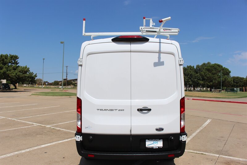 Used 2024 Ford Transit 250 148 Medium Roof RWD image 3