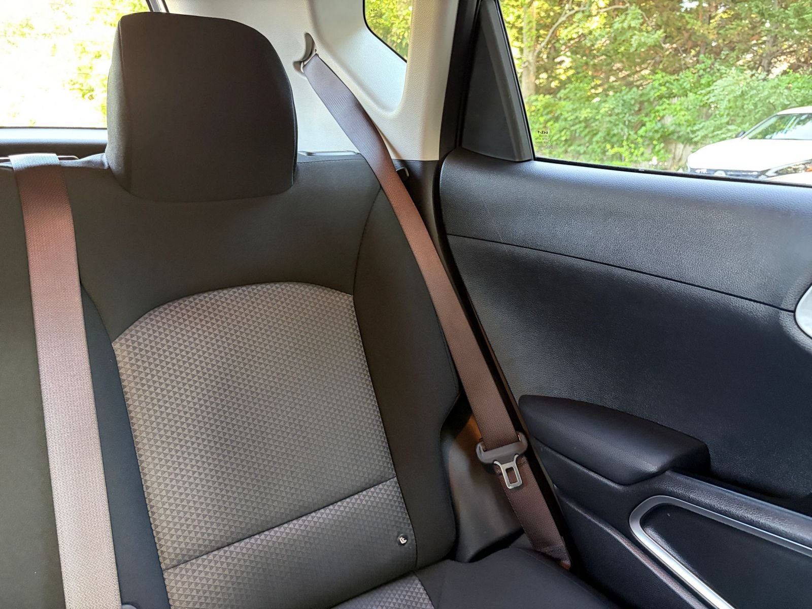 Used 2025 Kia Soul LX w/ LX Technology Package FWD image 35