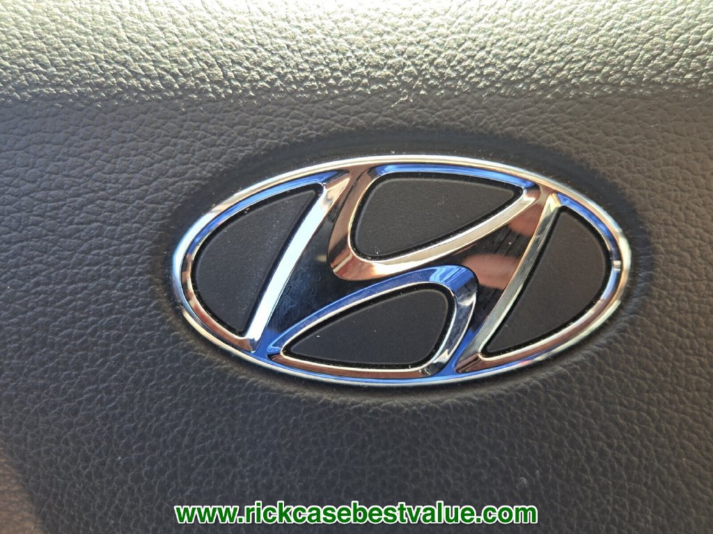 Used 2018 Hyundai Elantra SE w/ SE Connectivity Package 04 FWD image 26