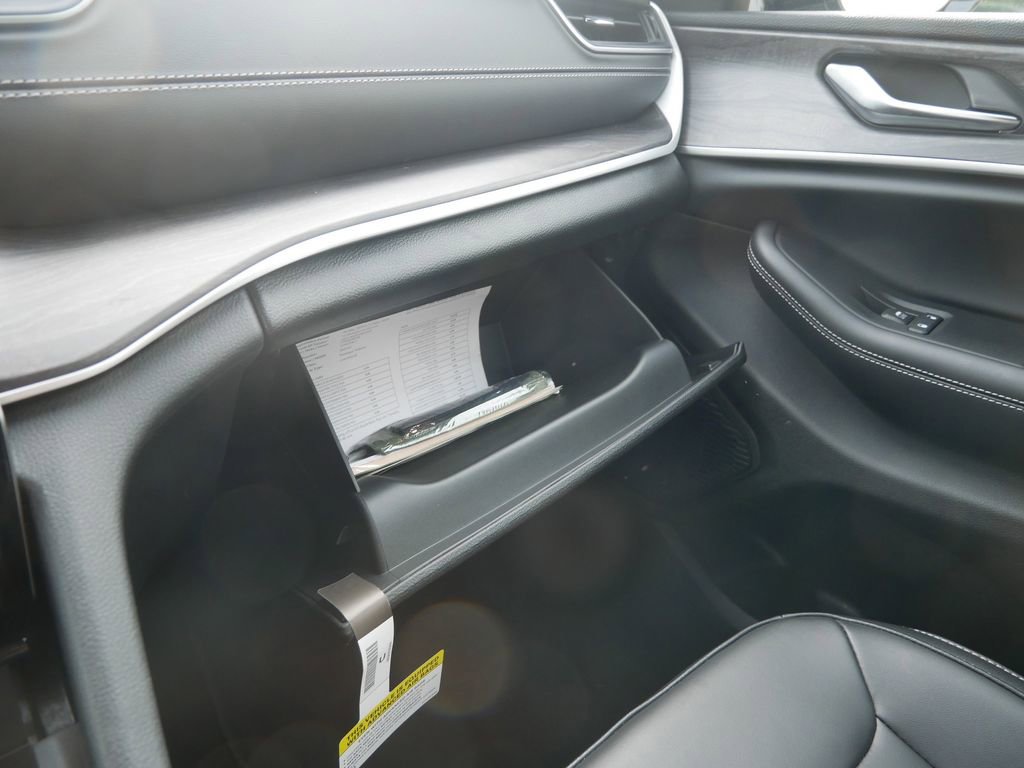 New 2025 Jeep Grand Cherokee Limited w/ Trailer Tow Package image 52