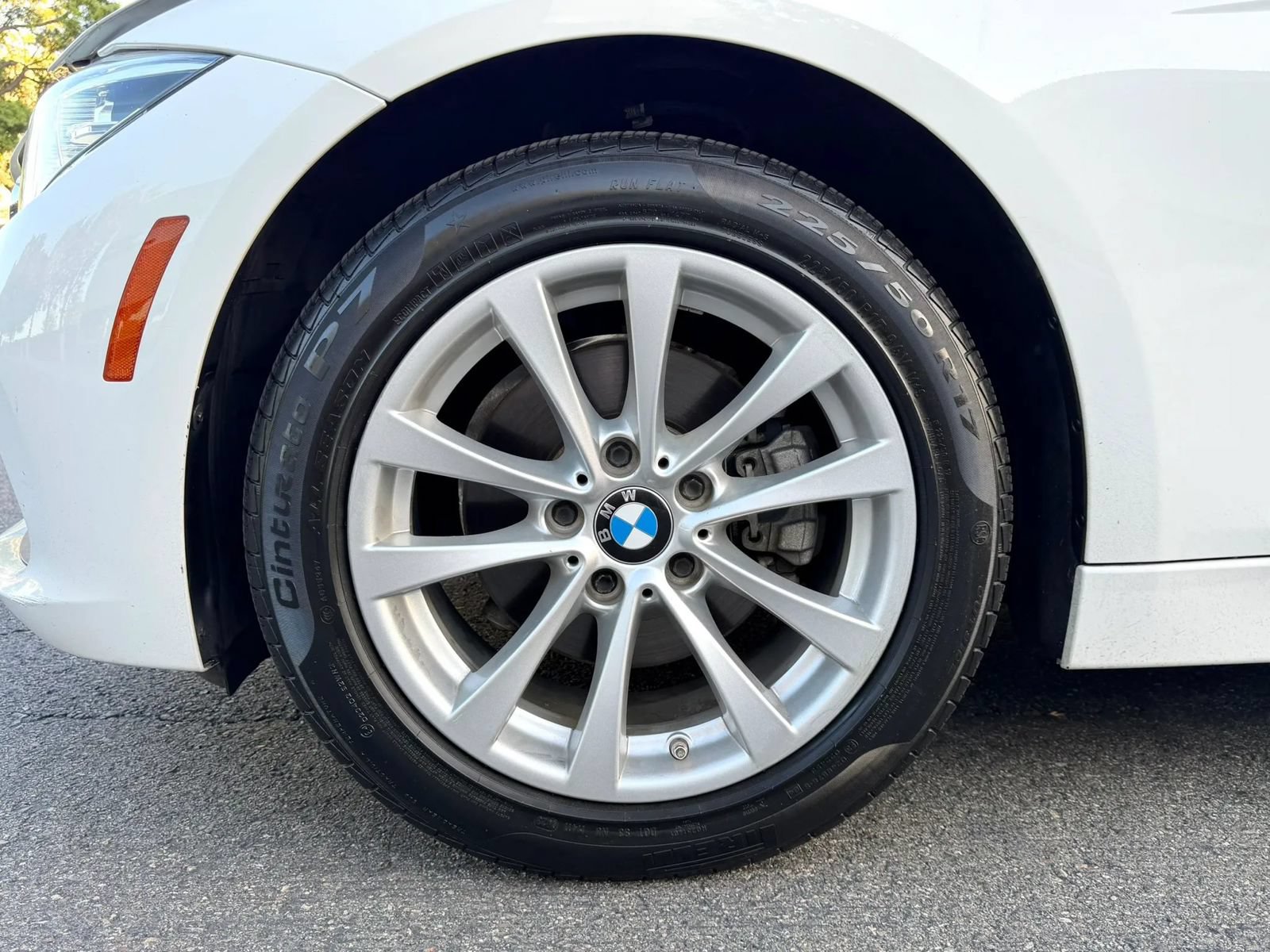 Used 2018 BMW 320i Sedan RWD image 18