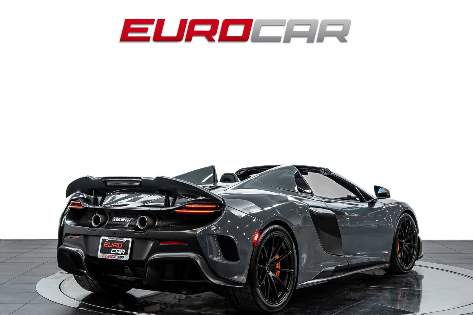 Used 2016 McLaren 675LT Spider RWD image 6