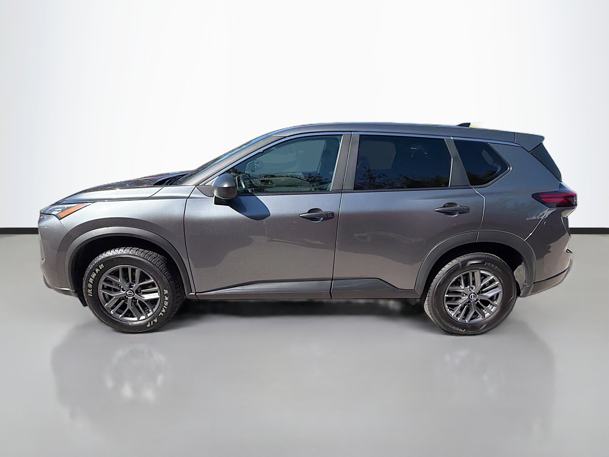 Used 2024 Nissan Rogue S image 6