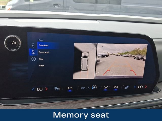 Used 2025 Chevrolet Suburban Z71 AWD/4WD image 12
