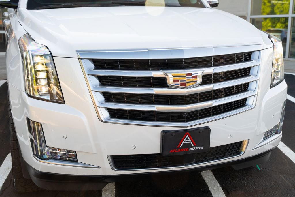 Used 2017 Cadillac Escalade Premium Luxury AWD/4WD image 5