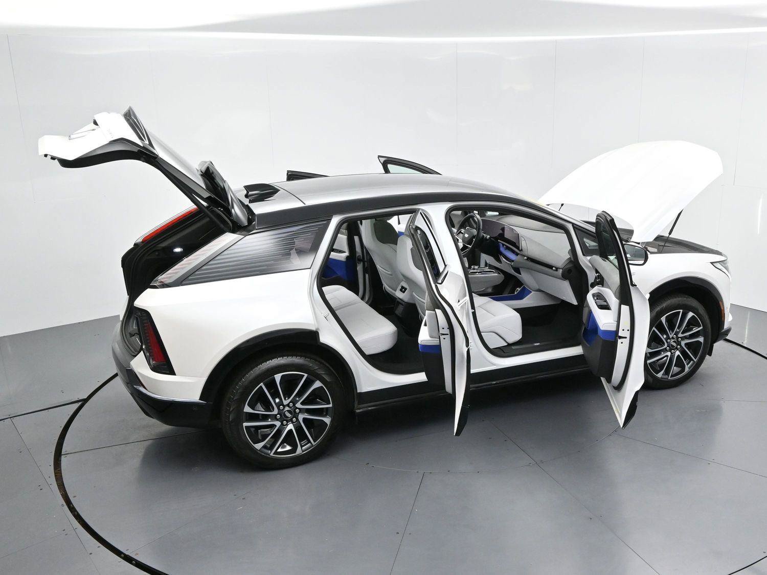 Certified 2025 Cadillac Optiq Sport 1 AWD/4WD image 43
