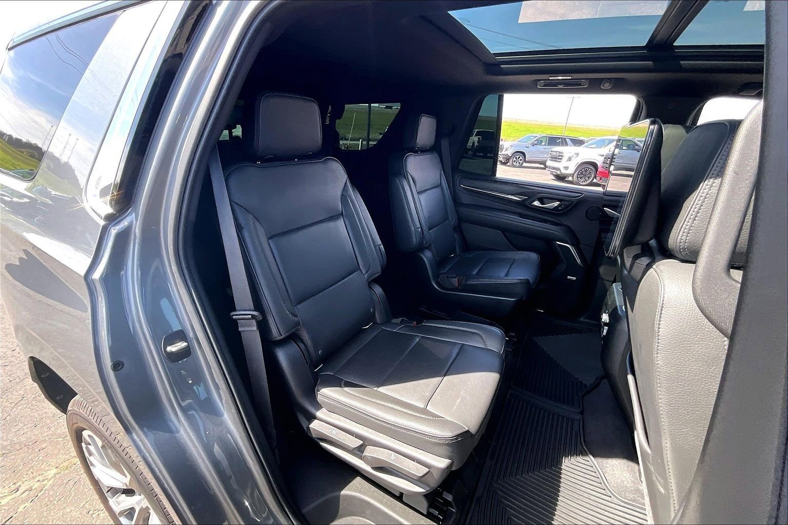 Used 2021 GMC Yukon Denali w/ Denali Premium Package image 29