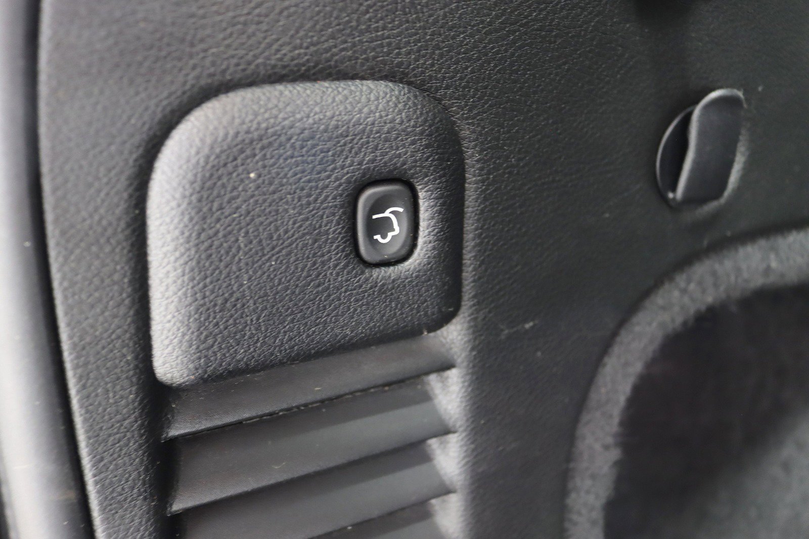 Used 2021 Jeep Grand Cherokee Overland image 37