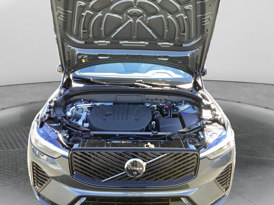 New 2027 Volvo XC60 B5 Plus AWD/4WD image 16