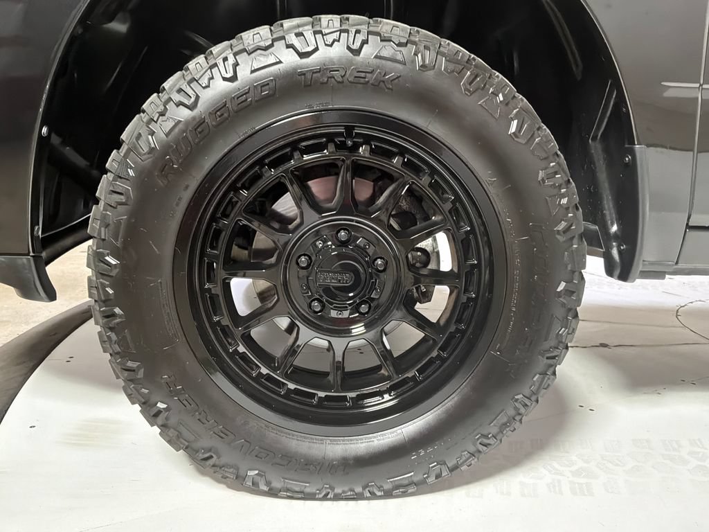 Used 2015 RAM 1500 Sport w/ Black Ram 1500 Sport Group AWD/4WD image 6