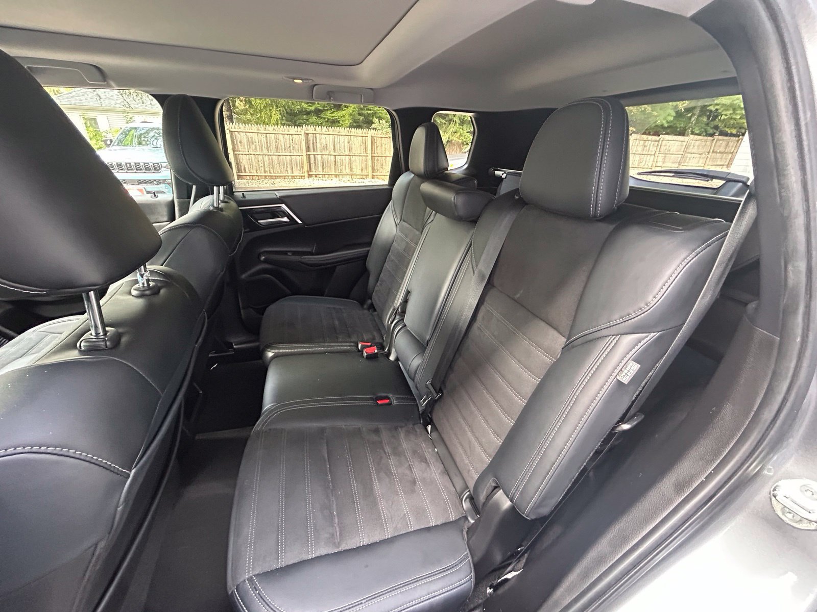Used 2024 Mitsubishi Outlander SE AWD/4WD image 12