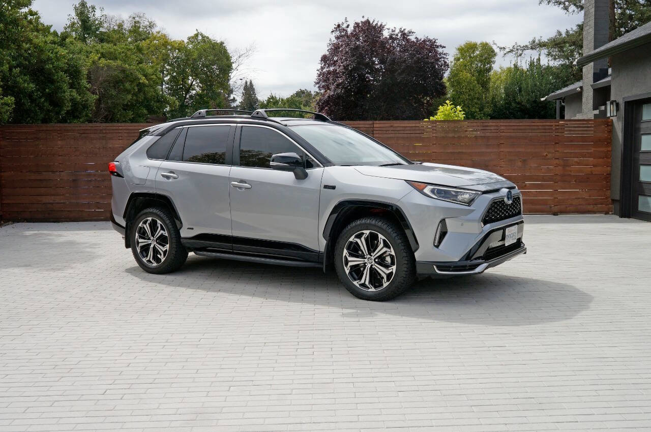Used 2021 Toyota RAV4 XSE image 1