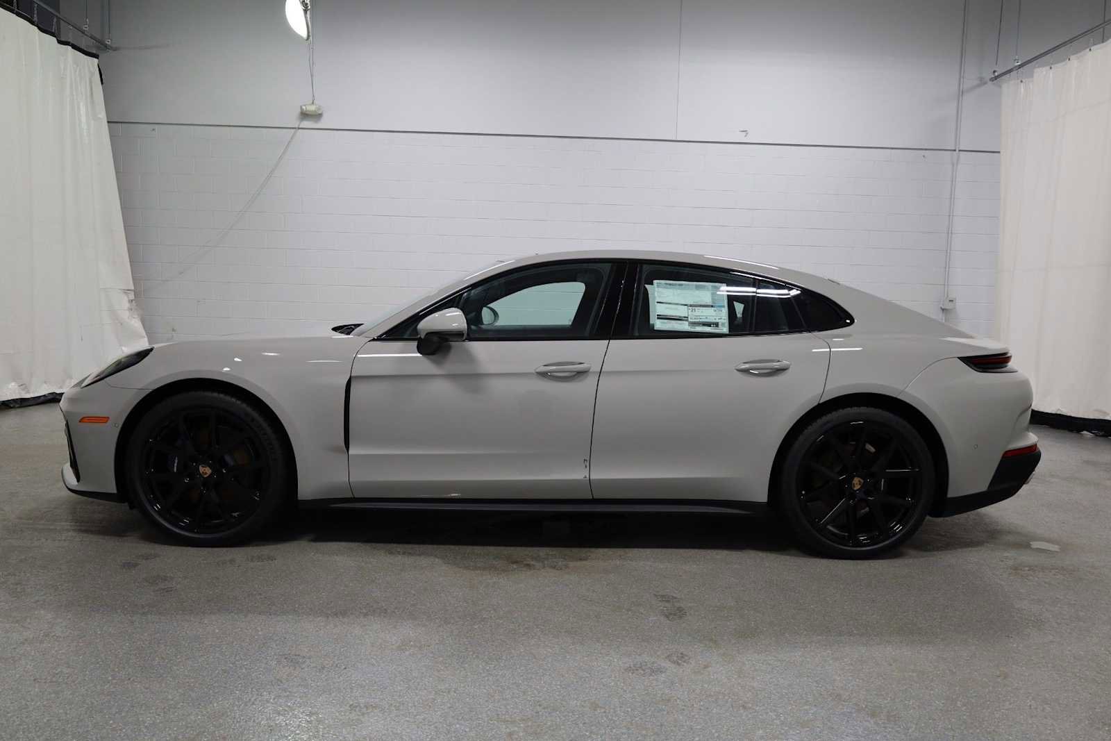 New 2026 Porsche Panamera image 2