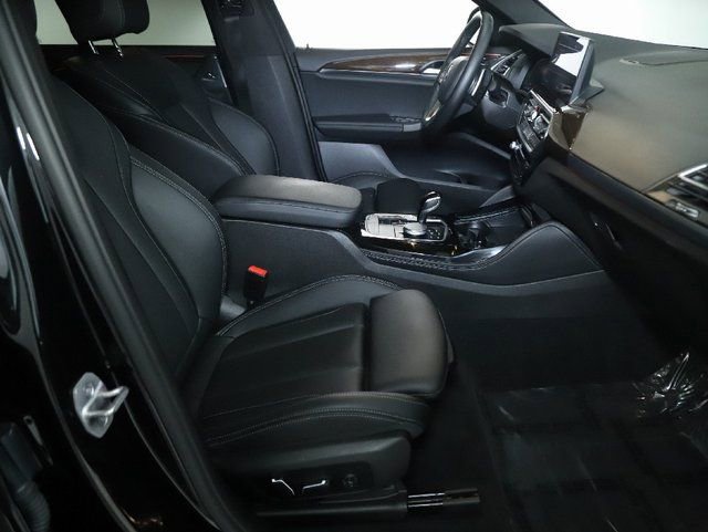 Used 2025 BMW X4 xDrive30i AWD/4WD image 38
