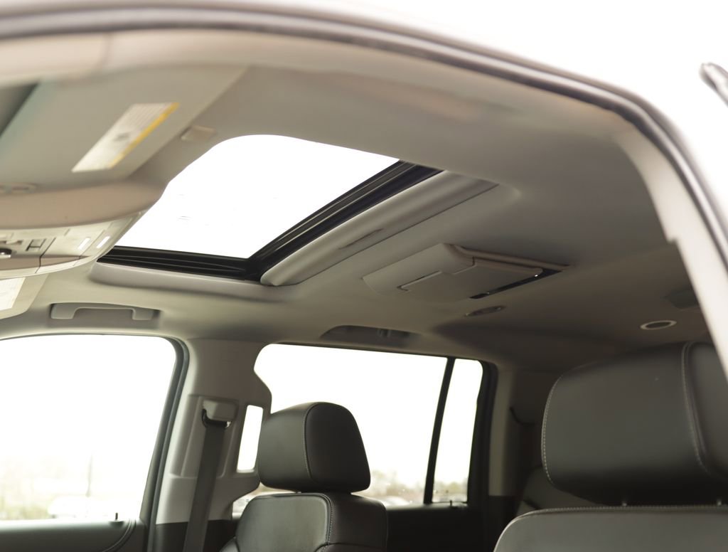 Used 2019 Chevrolet Suburban LT AWD/4WD image 26
