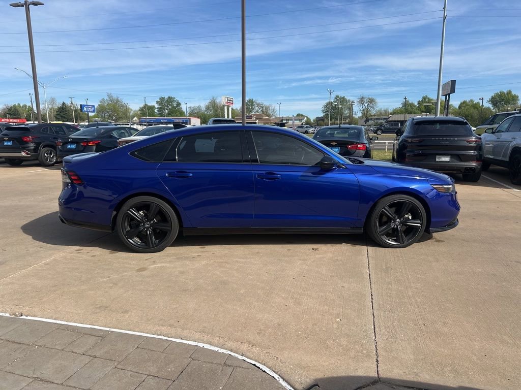Used 2023 Honda Accord Sport image 4