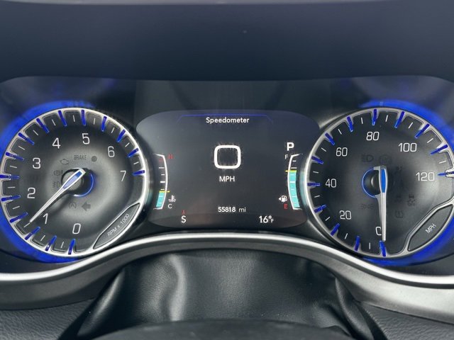 Used 2024 Chrysler Pacifica Touring-L image 24