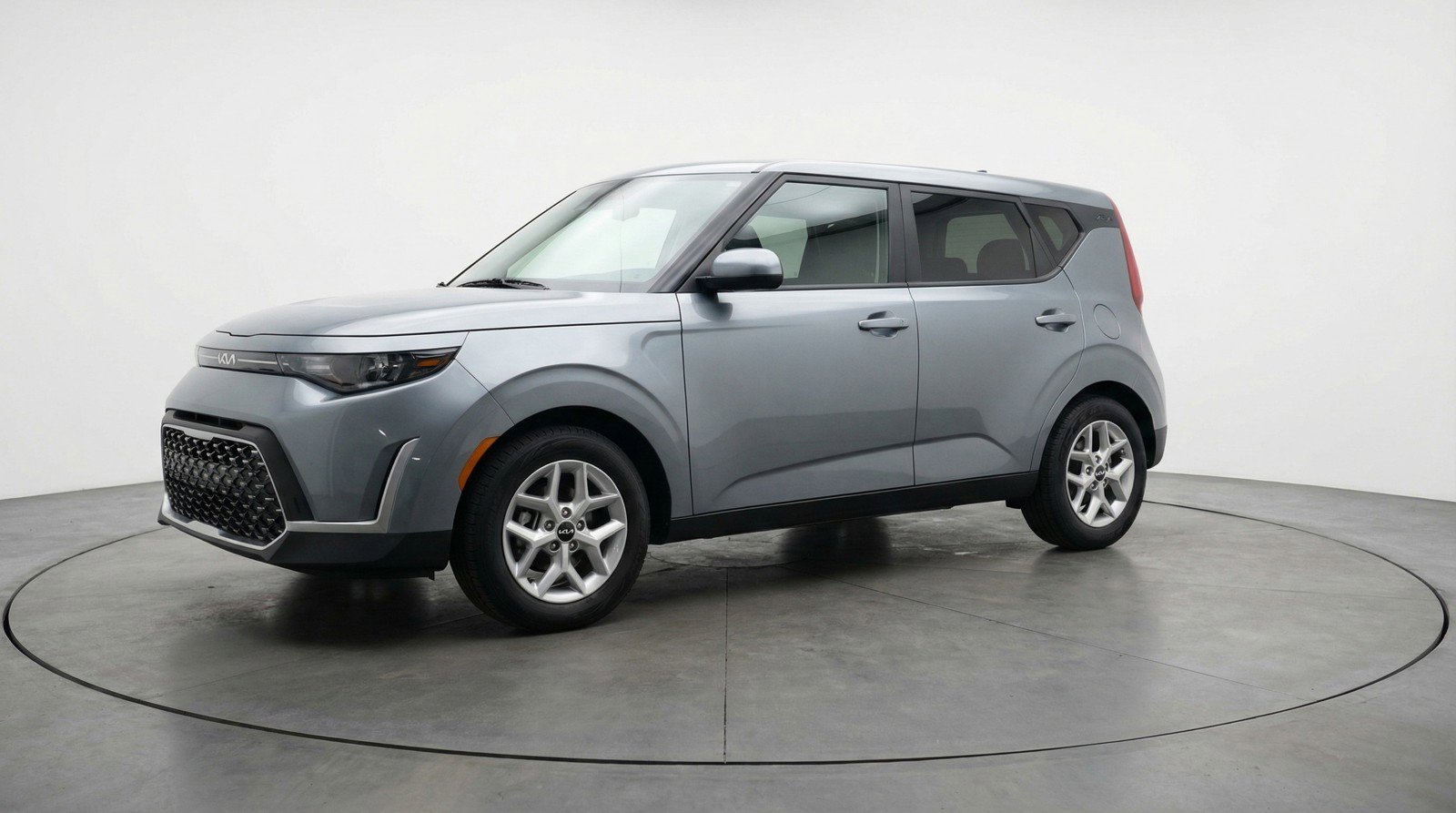 Used 2025 Kia Soul LX w/ LX Technology Package FWD image 3