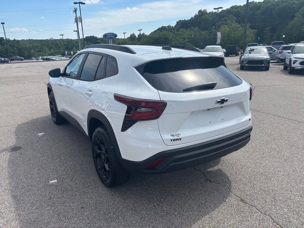 New 2026 Chevrolet Trax LT w/ Driver Confidence Package FWD image 9