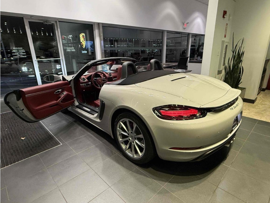Used 2023 Porsche 718 Boxster S RWD image 5