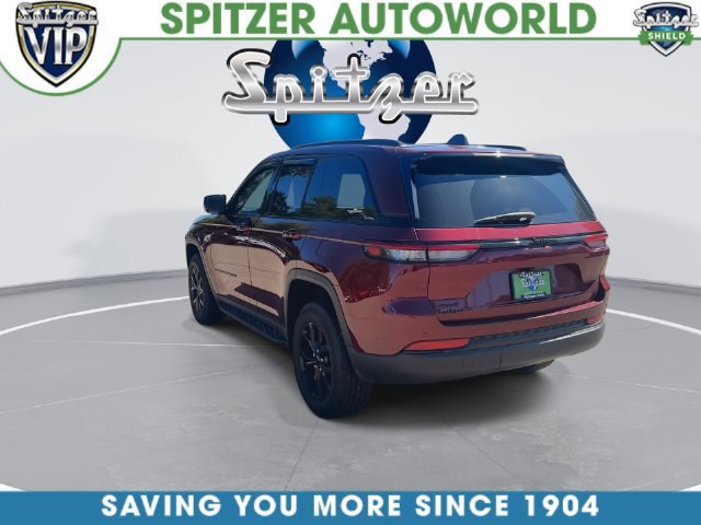Used 2024 Jeep Grand Cherokee Altitude AWD/4WD image 10