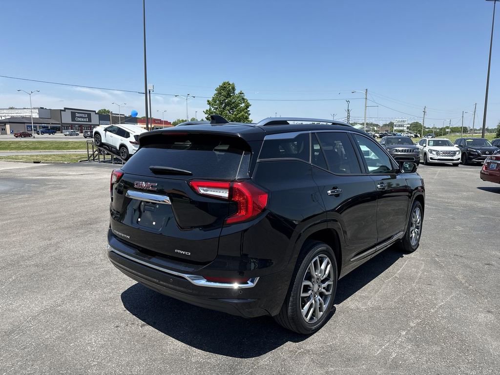 Used 2023 GMC Terrain Denali w/ Denali Premium Package AWD/4WD image 13
