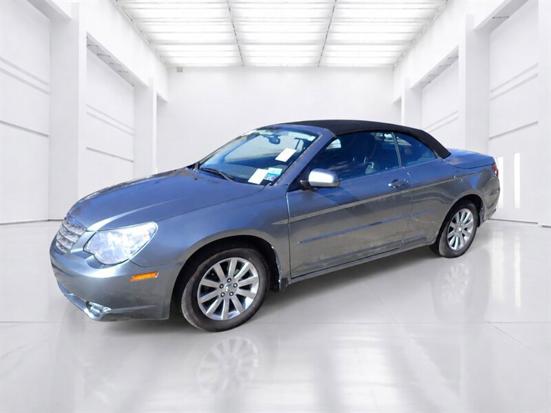 Used 2010 Chrysler Sebring Touring FWD image 6