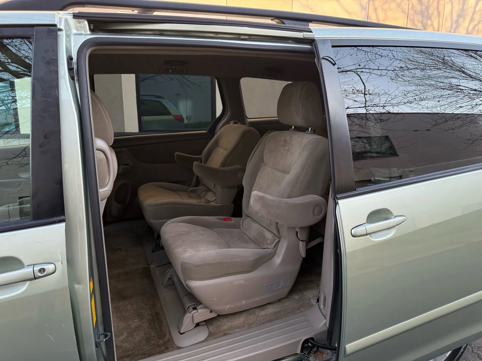 Used 2010 Toyota Sienna LE image 21