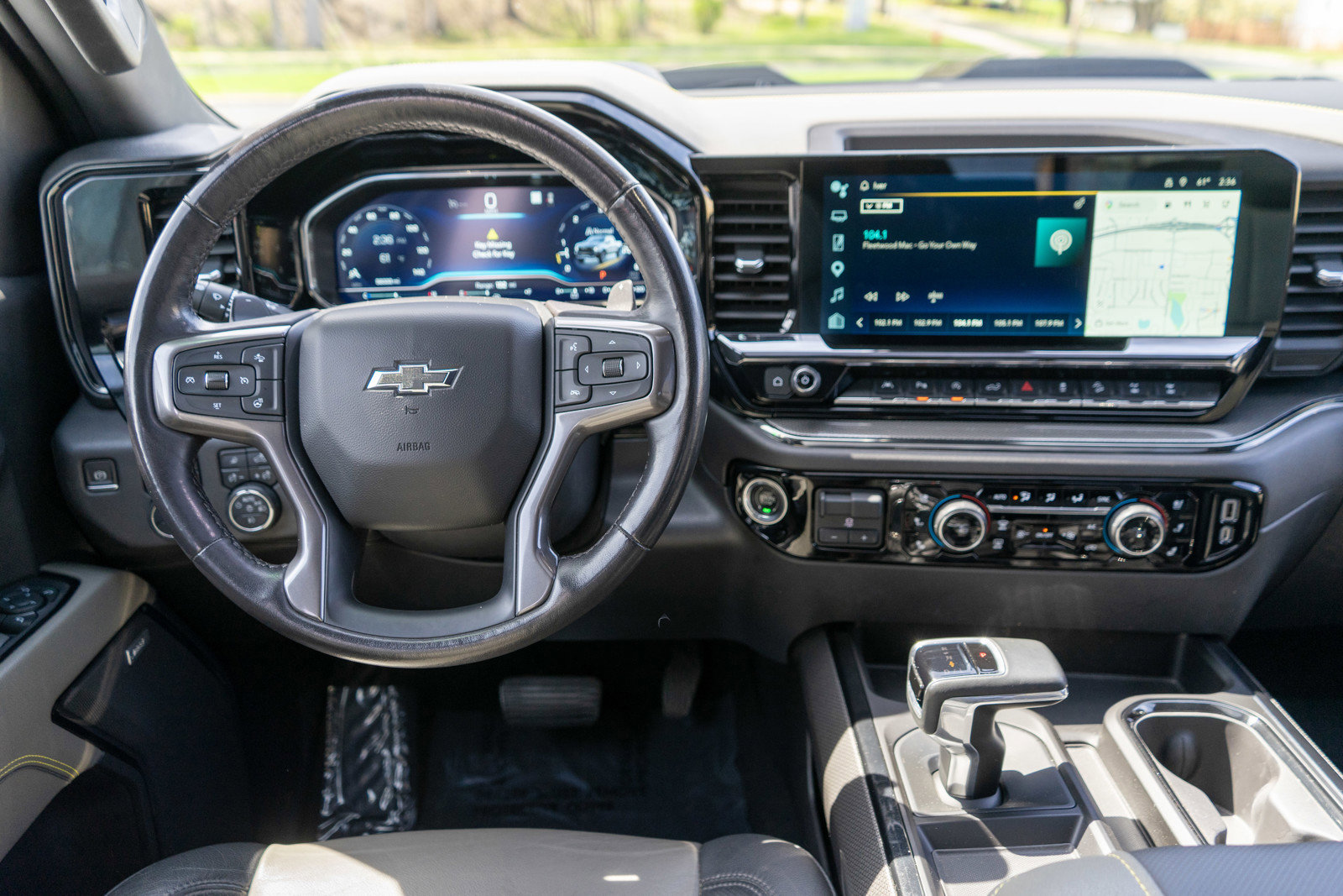 Used 2023 Chevrolet Silverado 1500 ZR2 w/ Technology Package AWD/4WD image 12