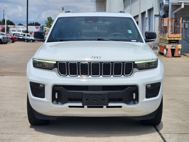 Used 2022 Jeep Grand Cherokee Overland w/ Luxury Tech Group IV AWD/4WD image 2