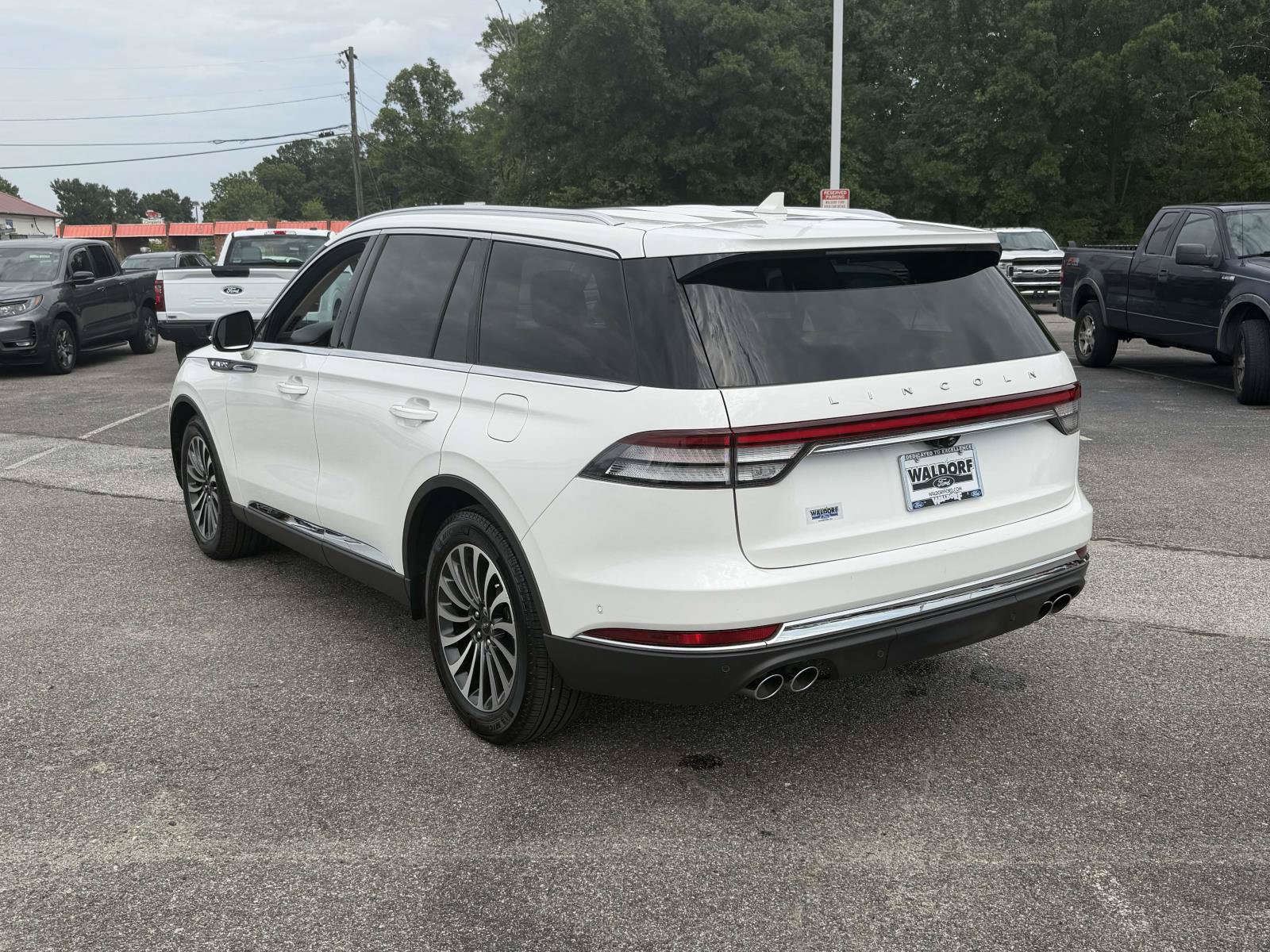Used 2023 Lincoln Aviator Reserve w/ Elements Package Plus RWD image 4