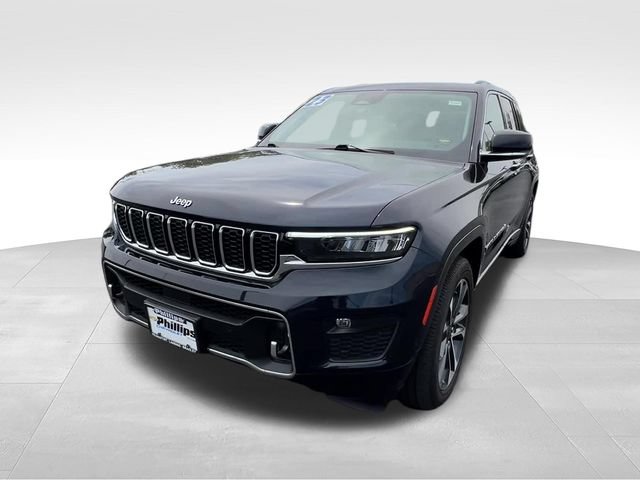 Used 2023 Jeep Grand Cherokee Overland w/ MOPAR Finishing Package AWD/4WD video 2
