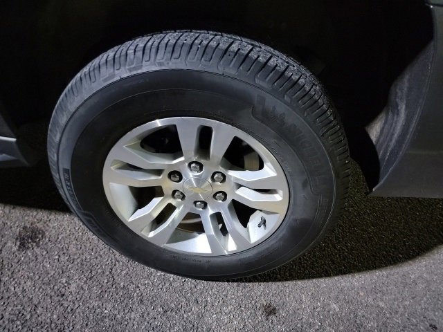 Used 2018 Chevrolet Suburban LT image 8