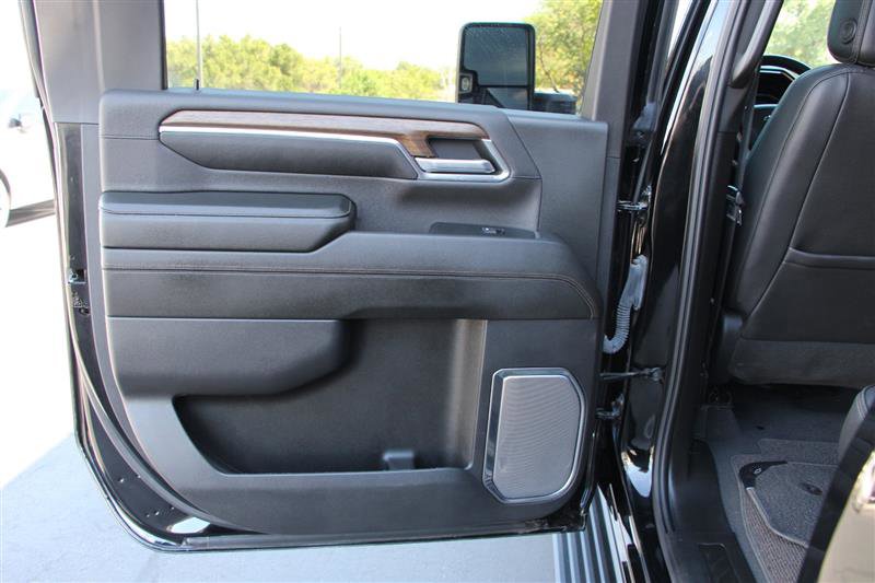 Used 2024 Chevrolet Silverado 2500 High Country w/ High Country Premium Package image 16