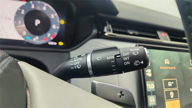 Used 2024 Land Rover Range Rover Velar Dynamic SE image 44