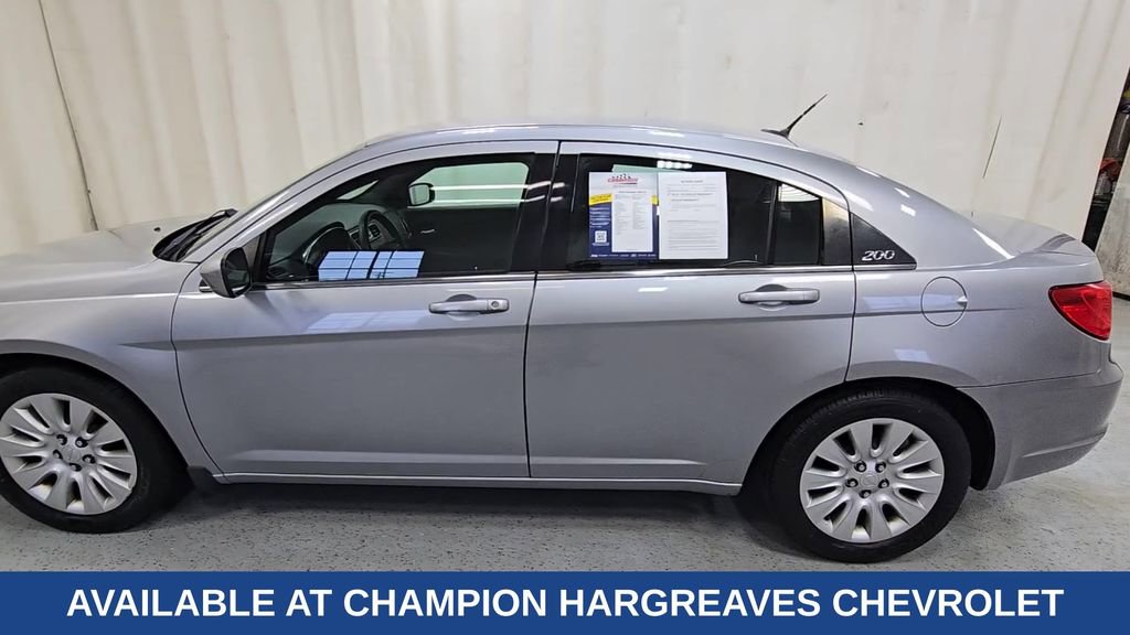 Used 2014 Chrysler 200 LX image 8
