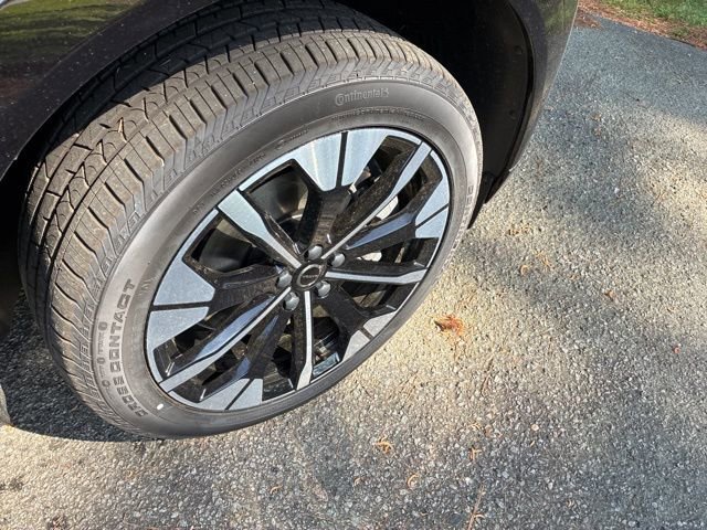 New 2026 Volvo XC60 T8 Plus w/ Protection Package Premier AWD/4WD image 17