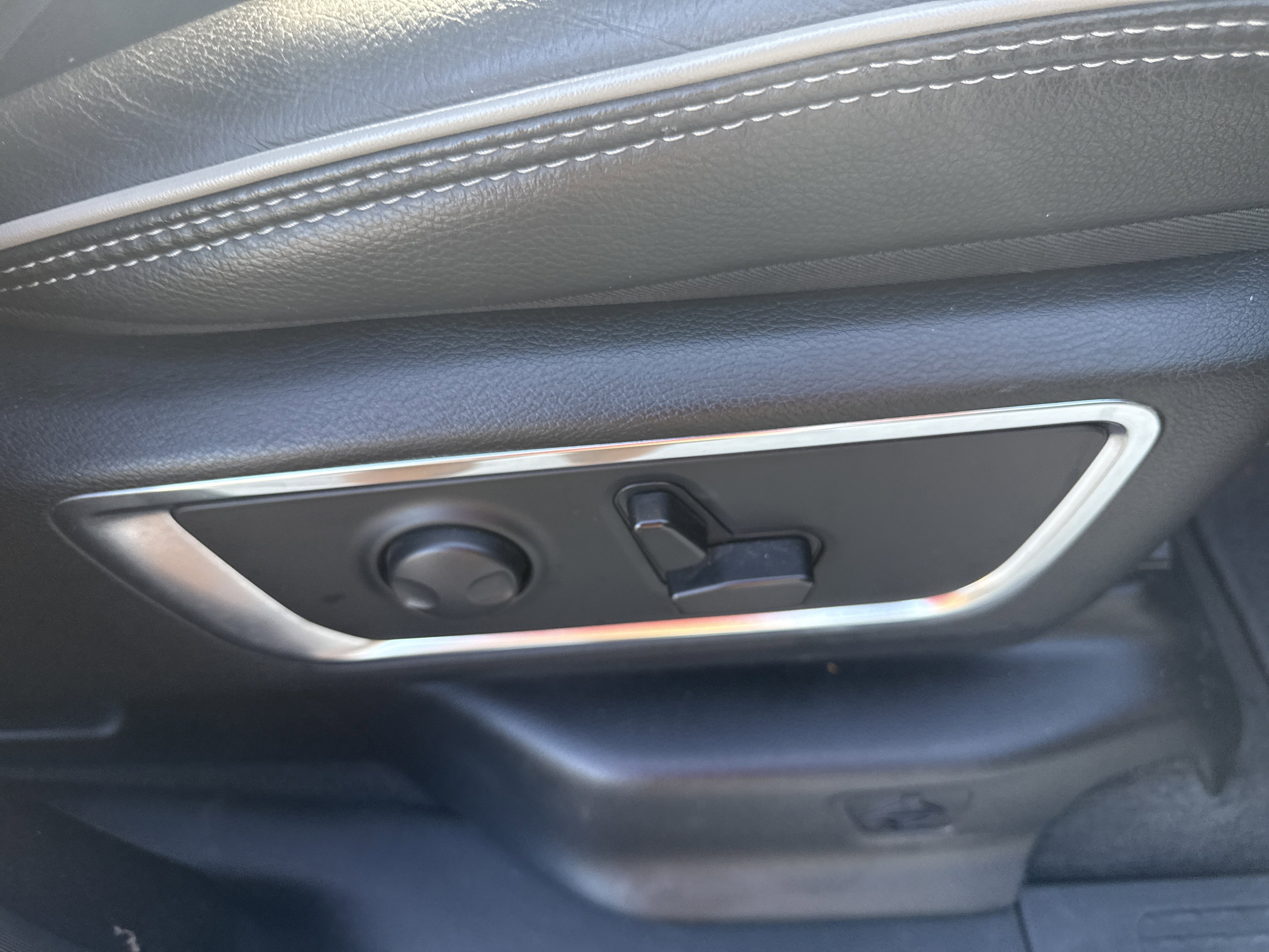 Used 2024 RAM 1500 Laramie image 31