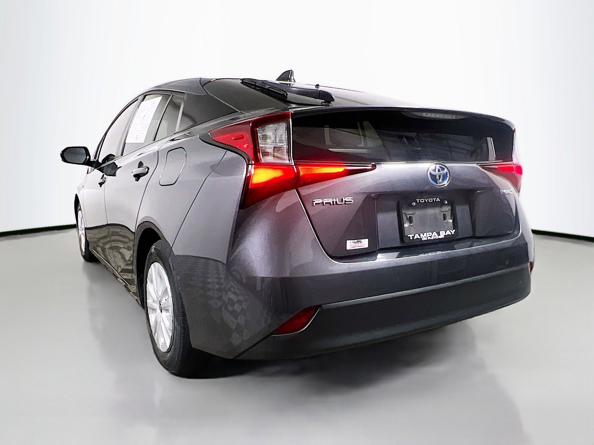 Used 2022 Toyota Prius LE image 8