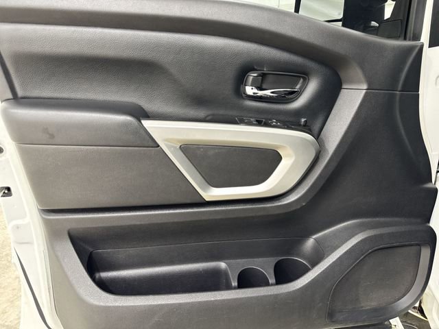 Used 2017 Nissan Titan SV image 20