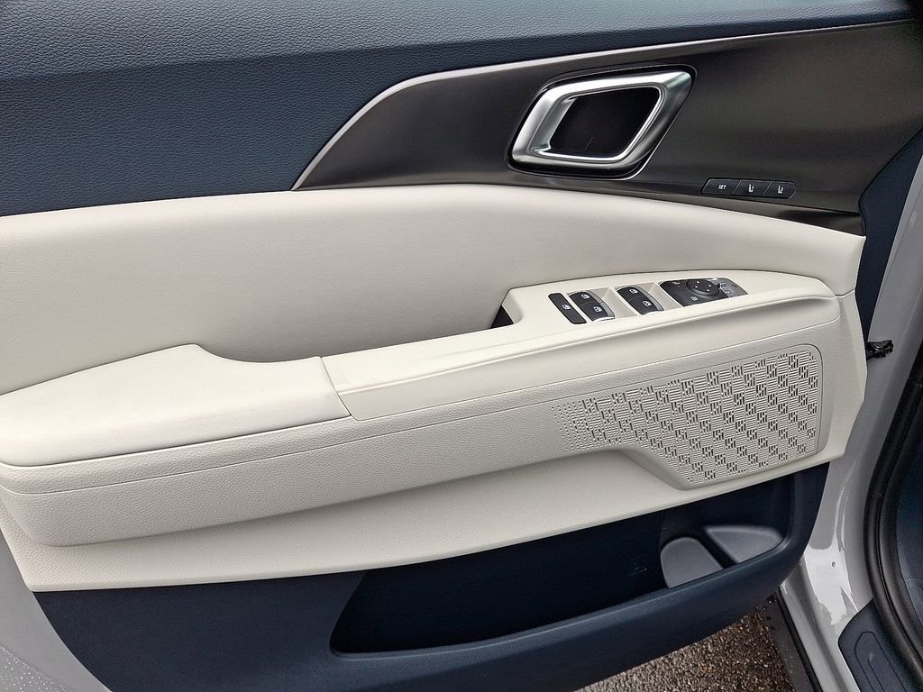 New 2026 Kia Carnival SX w/ SX Dark Edition Package image 10