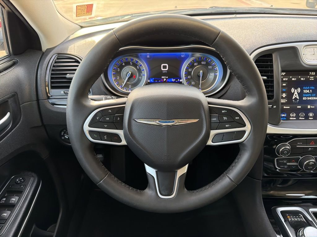 Used 2023 Chrysler 300 Touring image 22