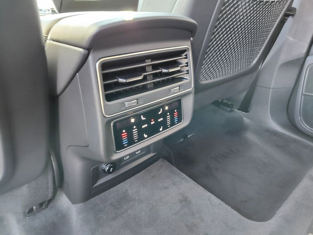 New 2026 Audi Q8 Premium Plus image 14