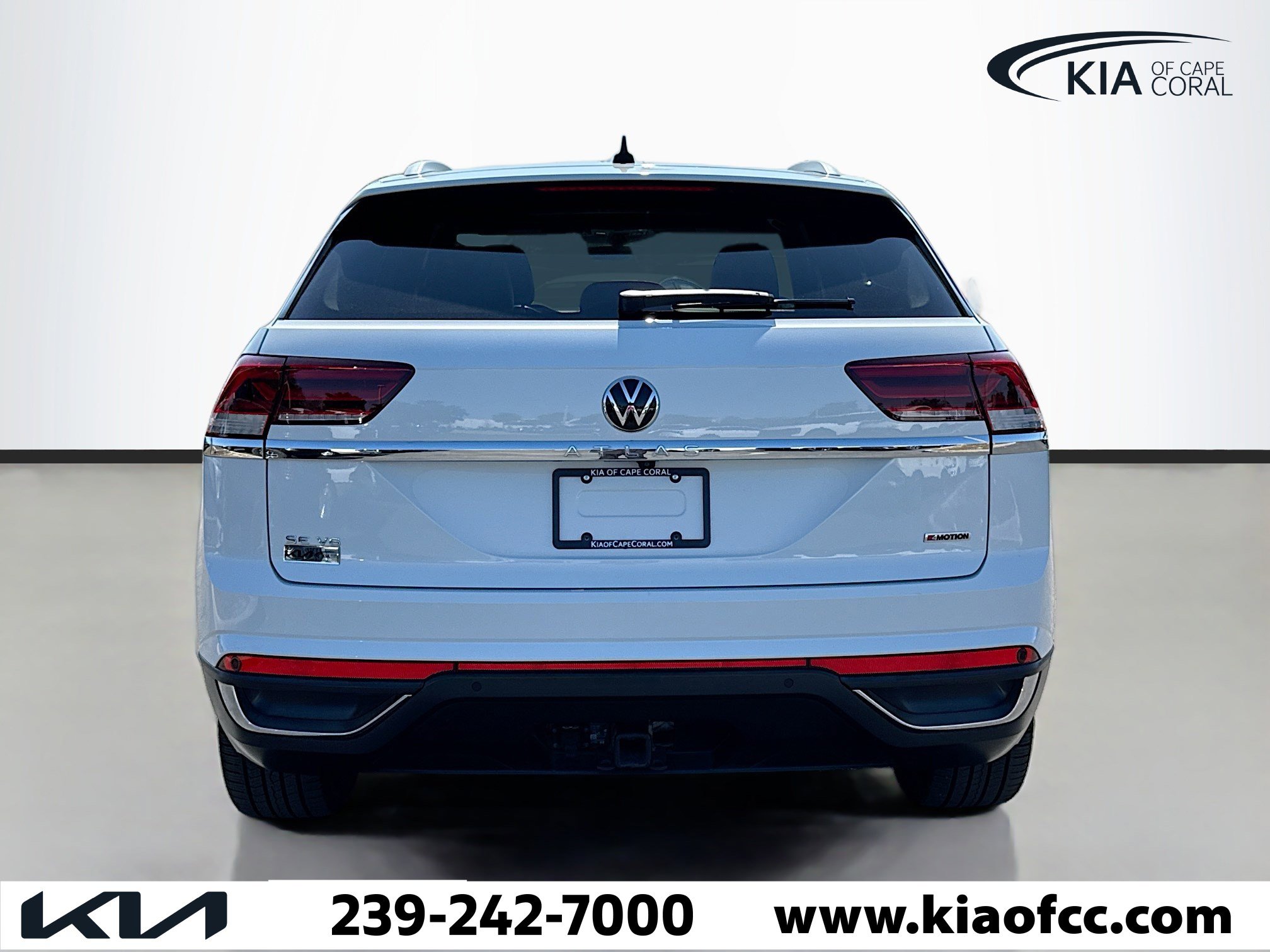 Used 2020 Volkswagen Atlas Cross Sport SE w/ Towing Package image 4