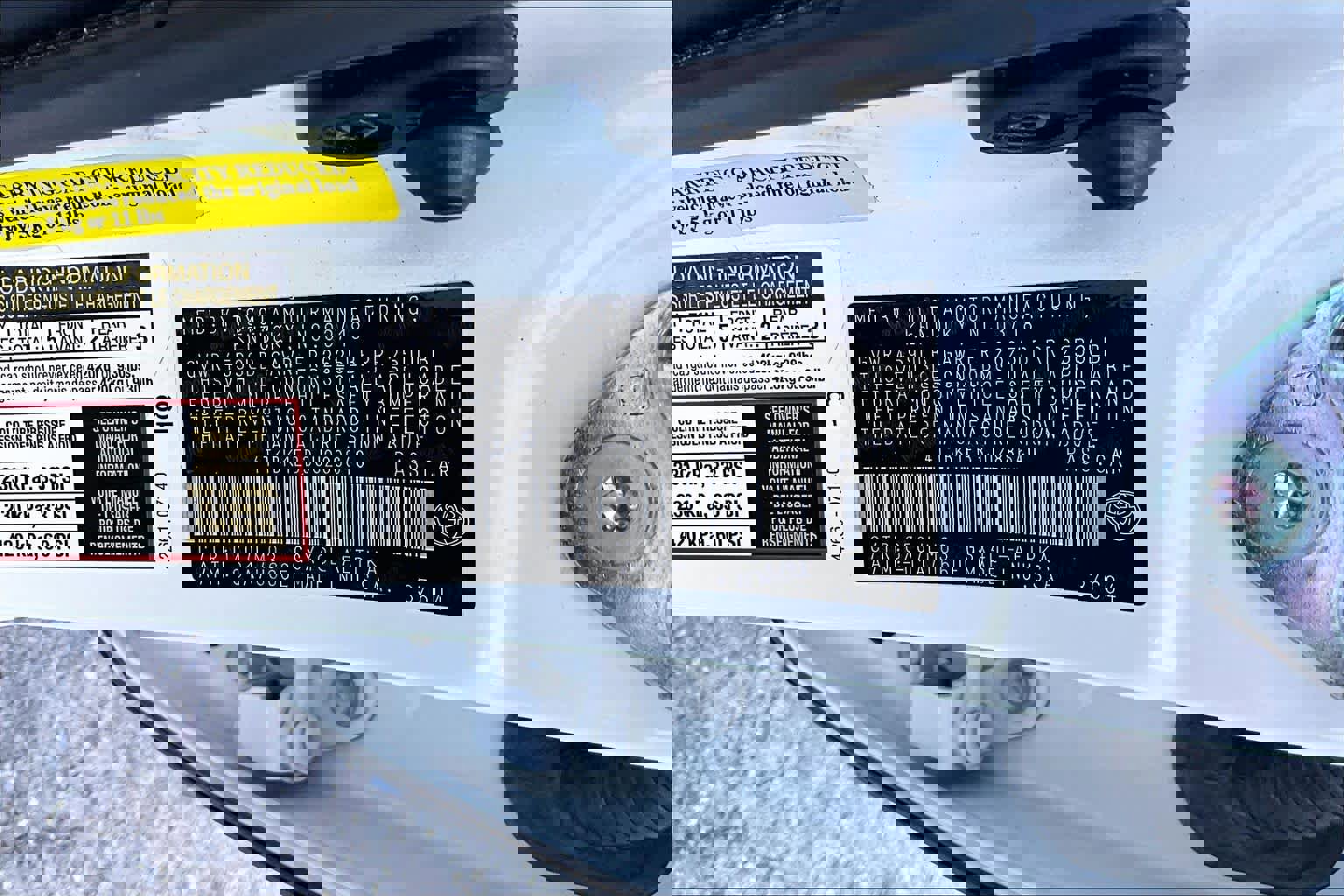 Used 2018 Toyota Avalon Limited image 32