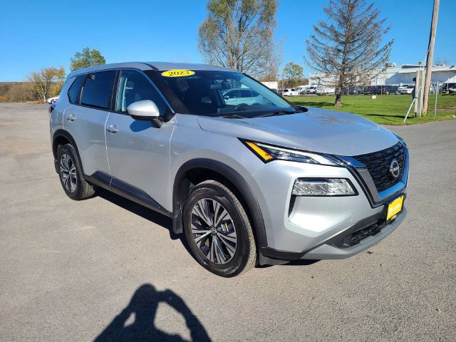 Used 2023 Nissan Rogue SV AWD/4WD image 4