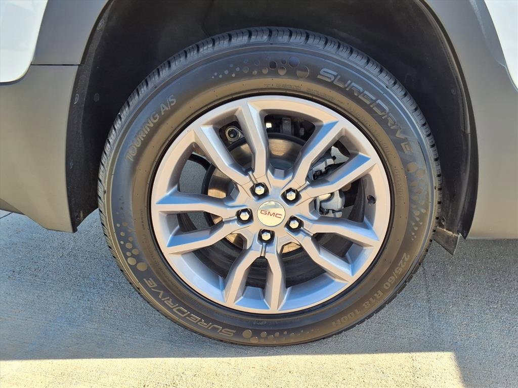 Used 2024 GMC Terrain SLT image 19