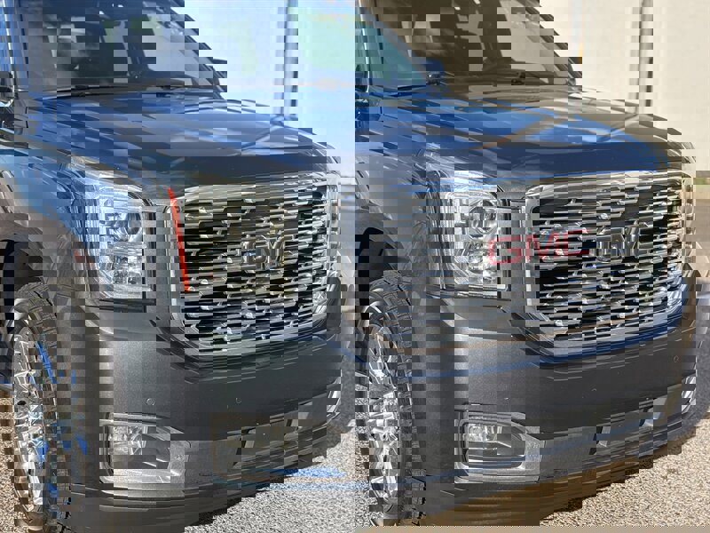 Used 2019 GMC Yukon XL Denali image 13